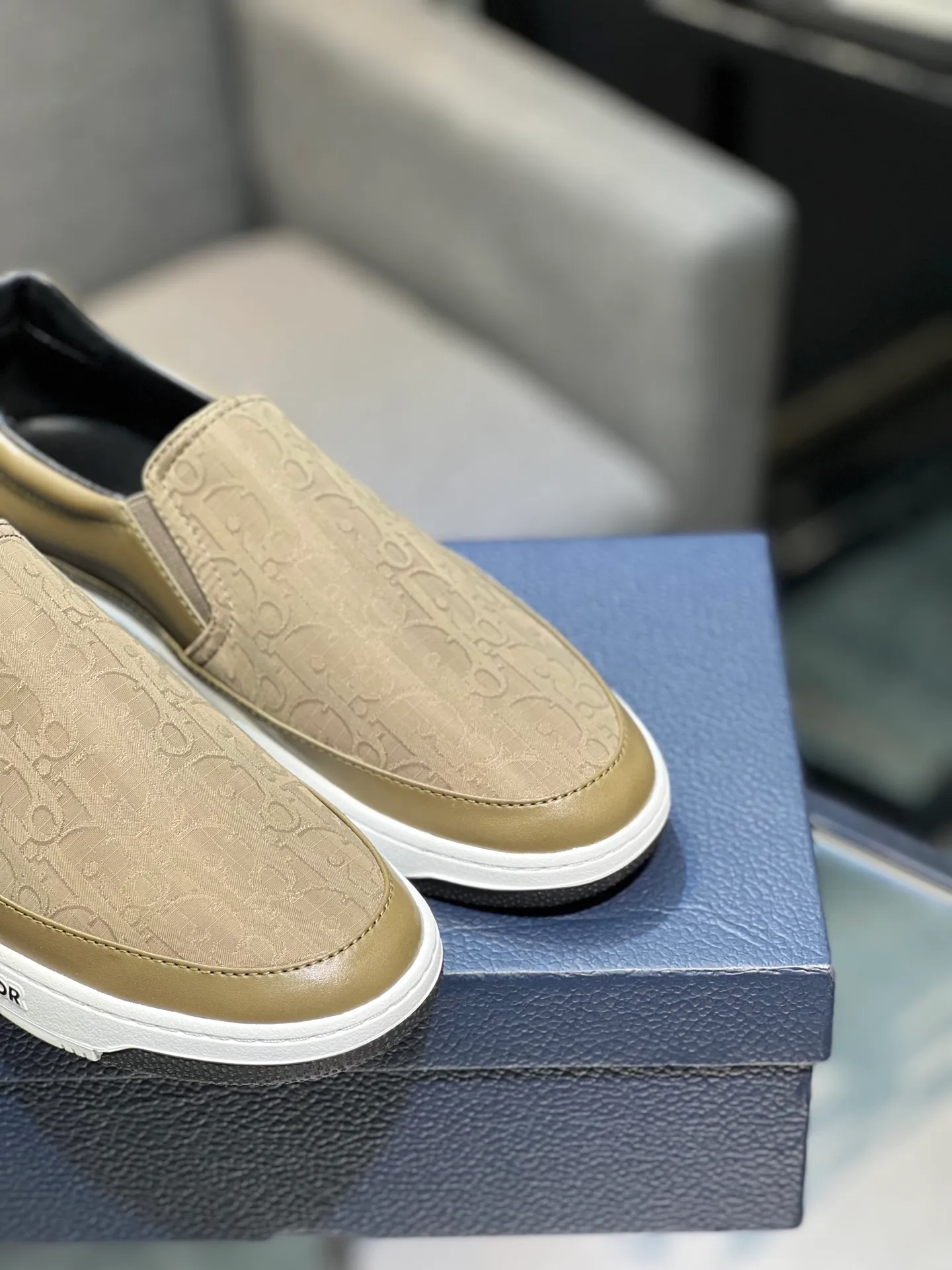 Men's shoes 💰420 [Dior] 🔝The latest masterpiece of high-end men's shoes brand: original special cloth fabric imported from Italy + cowhide + imported sheepskin lining 🔥Original toe-cap rubber outsole Soft and comfortable, making walking more convenient and comfortable! Size: 38-44 (45 can be customized)